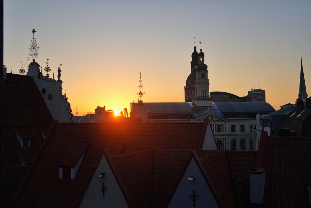 Escaping from HEL and&nbsp;Reflecting